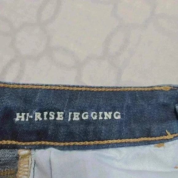 American Eagle Super Stretch High Rise Jegging Distressed Jeans Size 0 - Picture 8 of 9